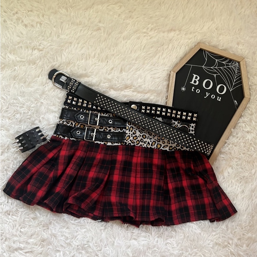 Plaid gothic mini skirt with studs